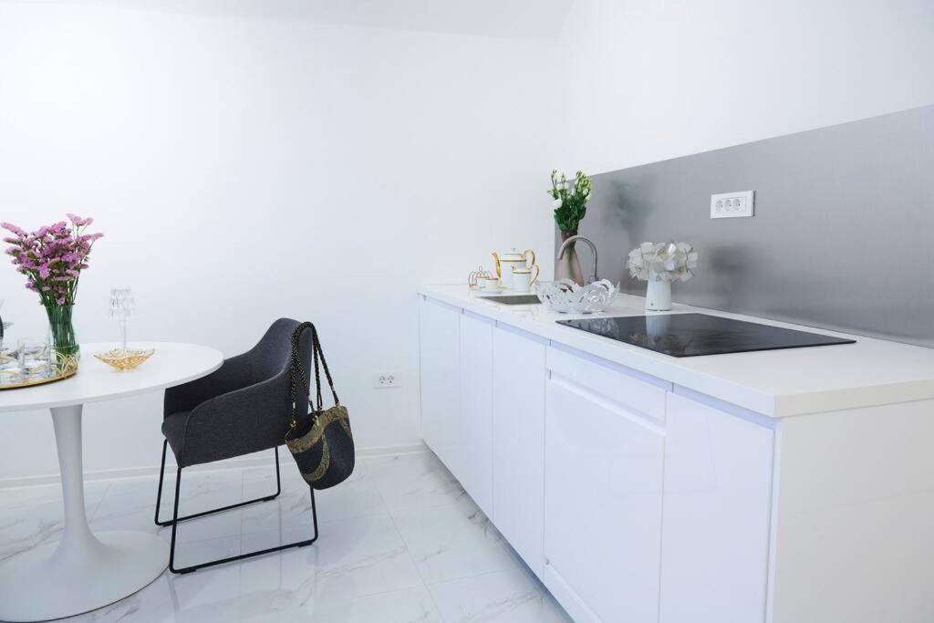 White Bliss Hideaway